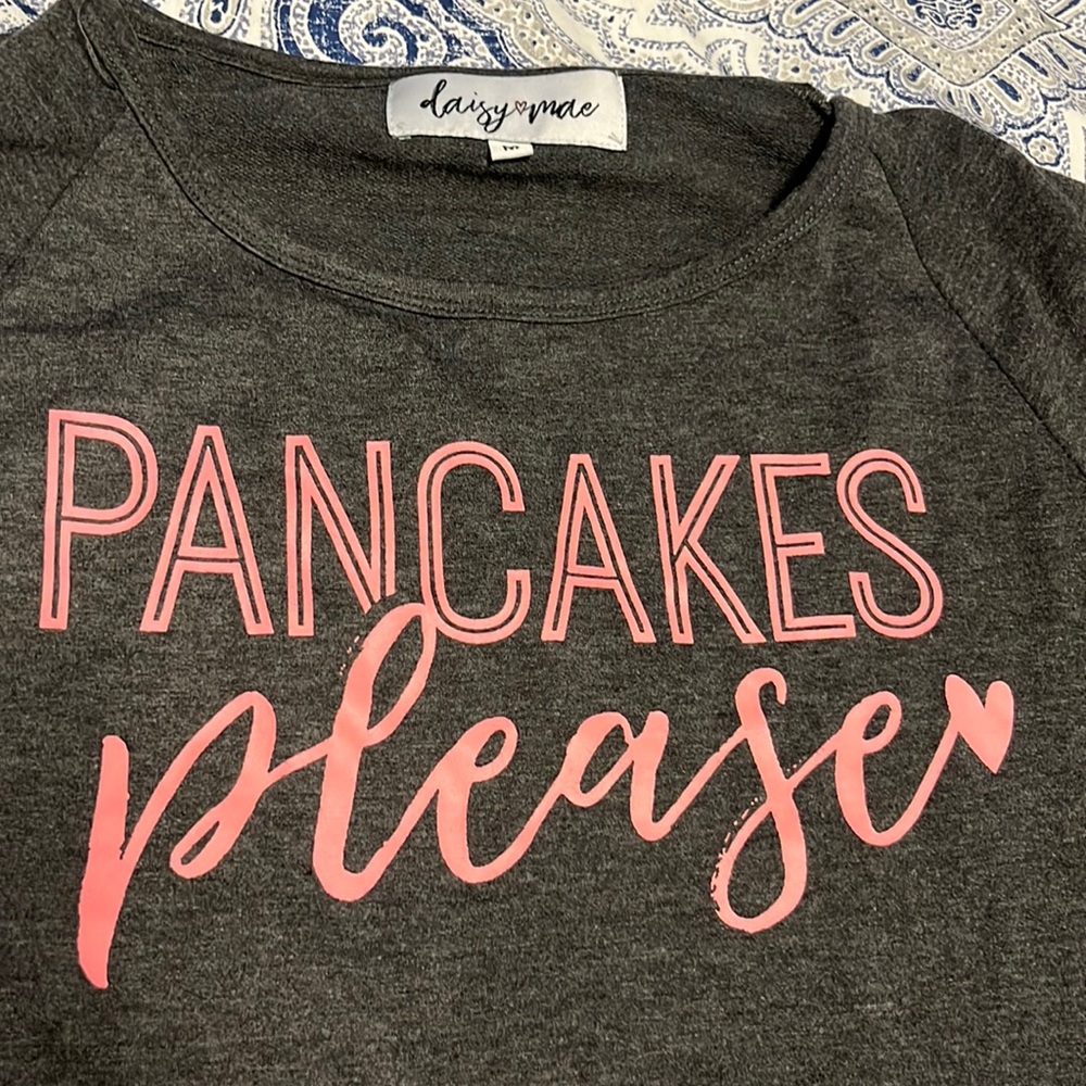 NWOT Daisy Mae “pancakes please” lightweight sweater